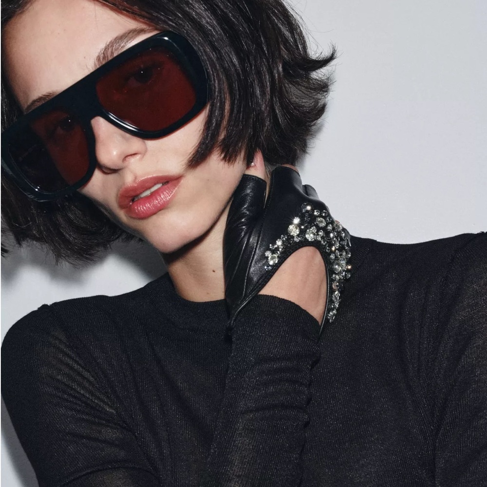 ZARA JEWEL LEATHER MITTEN GLOVES